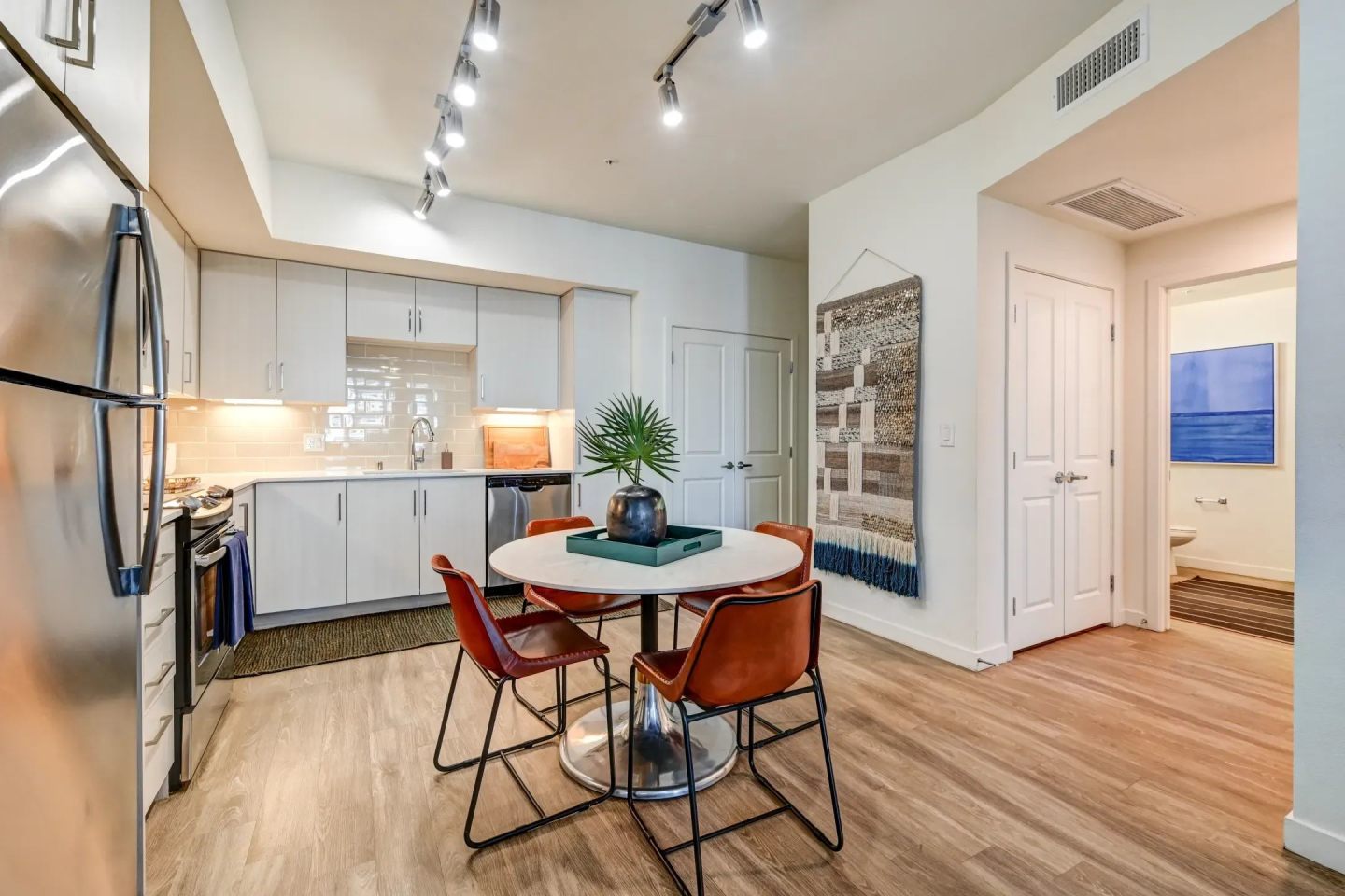 Castile Apartments Image 36