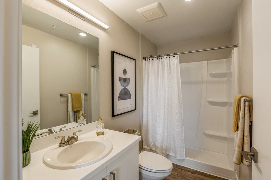 Parq Crossing Apartments Image 11