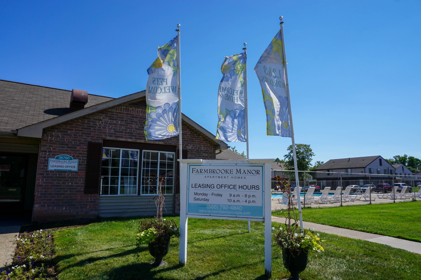 Farmbrooke Manor Apartments Image 2