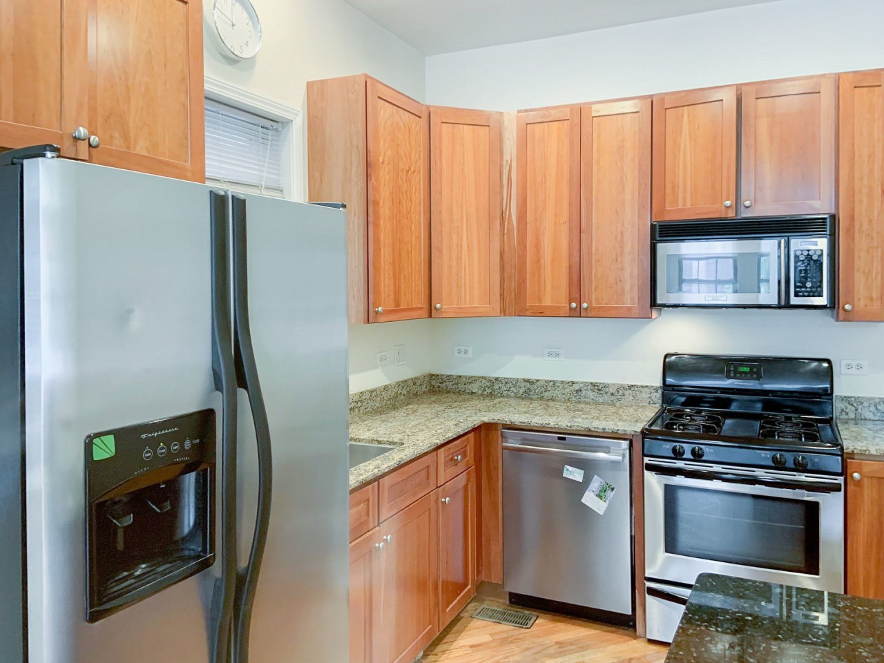 2510 N Southport Image 6