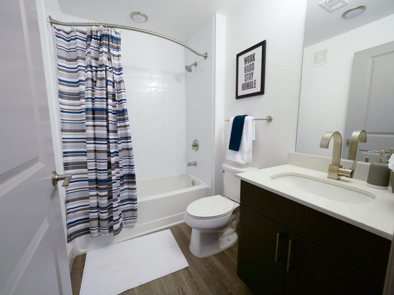 Liv+ Arlington - Student Housing Image 39