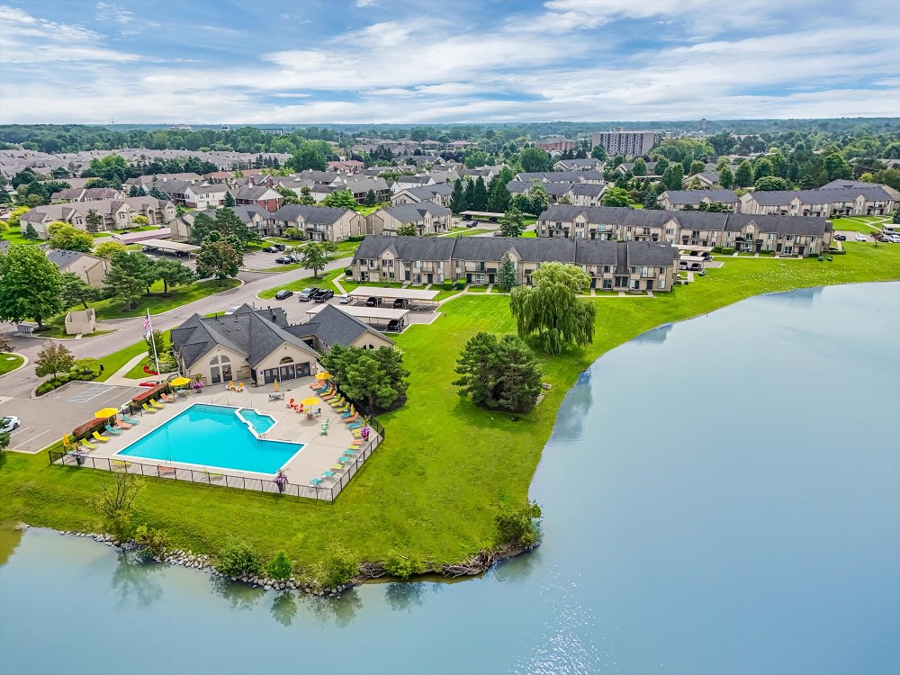 Lakeside Terraces Image 27