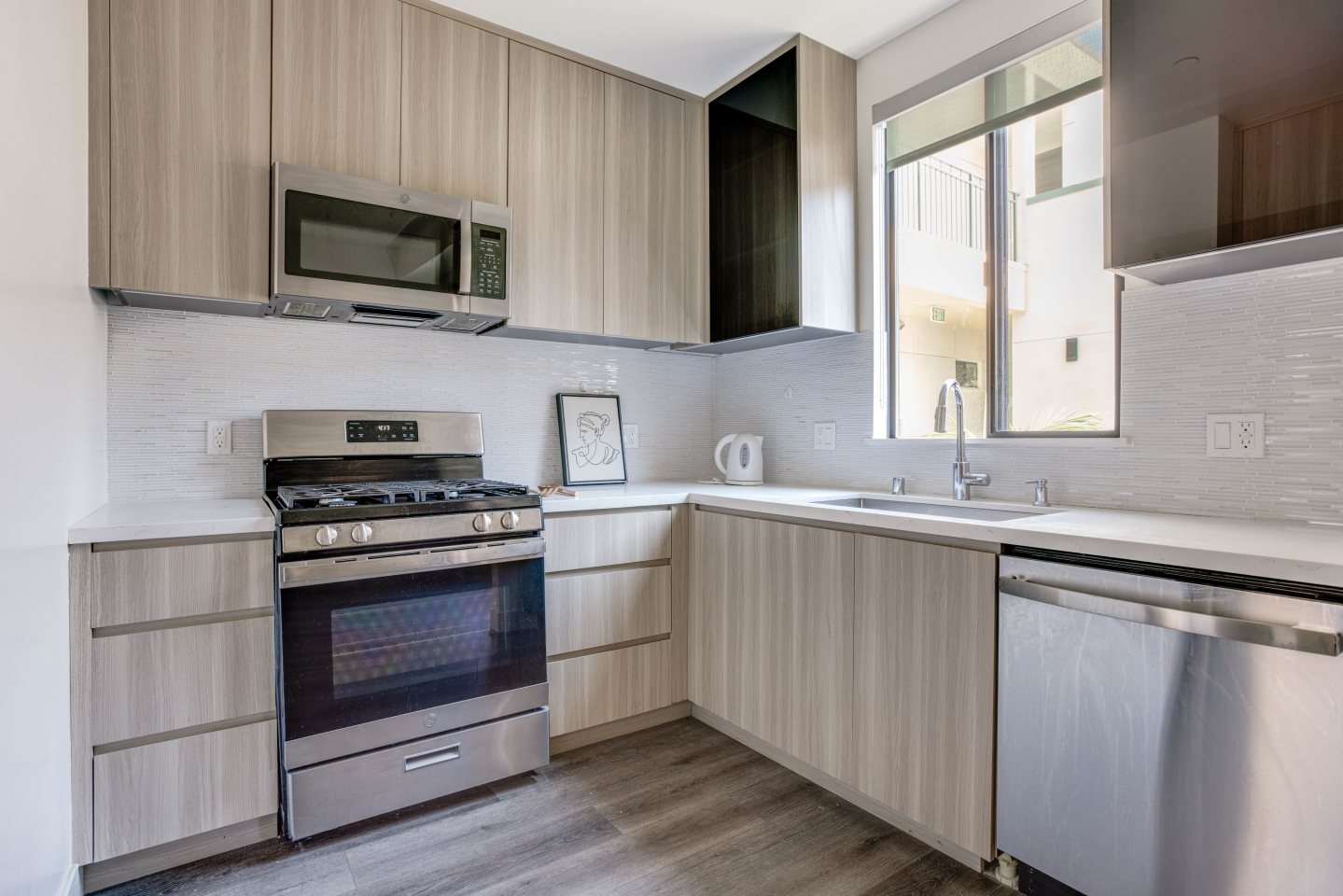 1751 Malcolm Ave - Student Housing Image 33