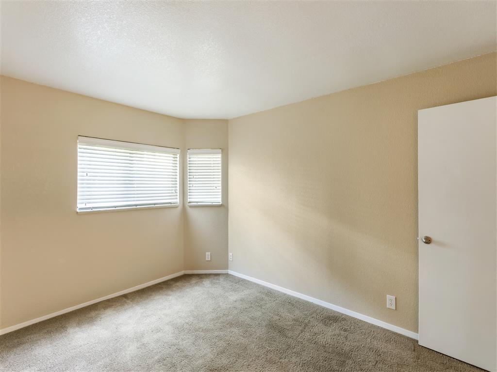 James Pointe Apartments Image 120