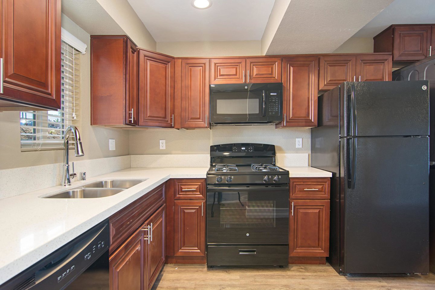 Pacific Cove Image 15