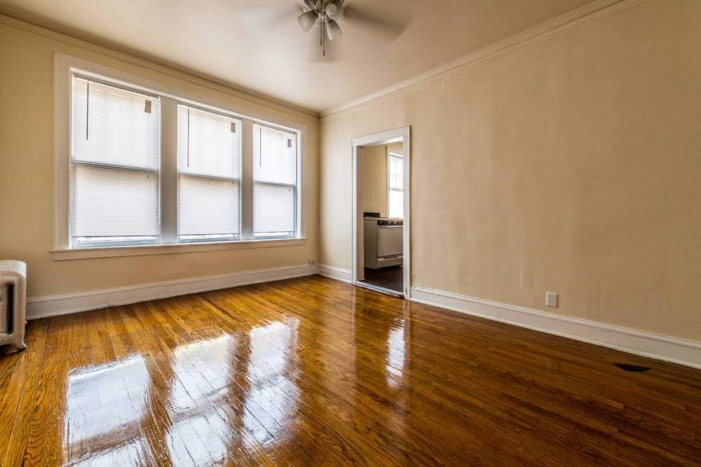212 E 69th Place Image 5