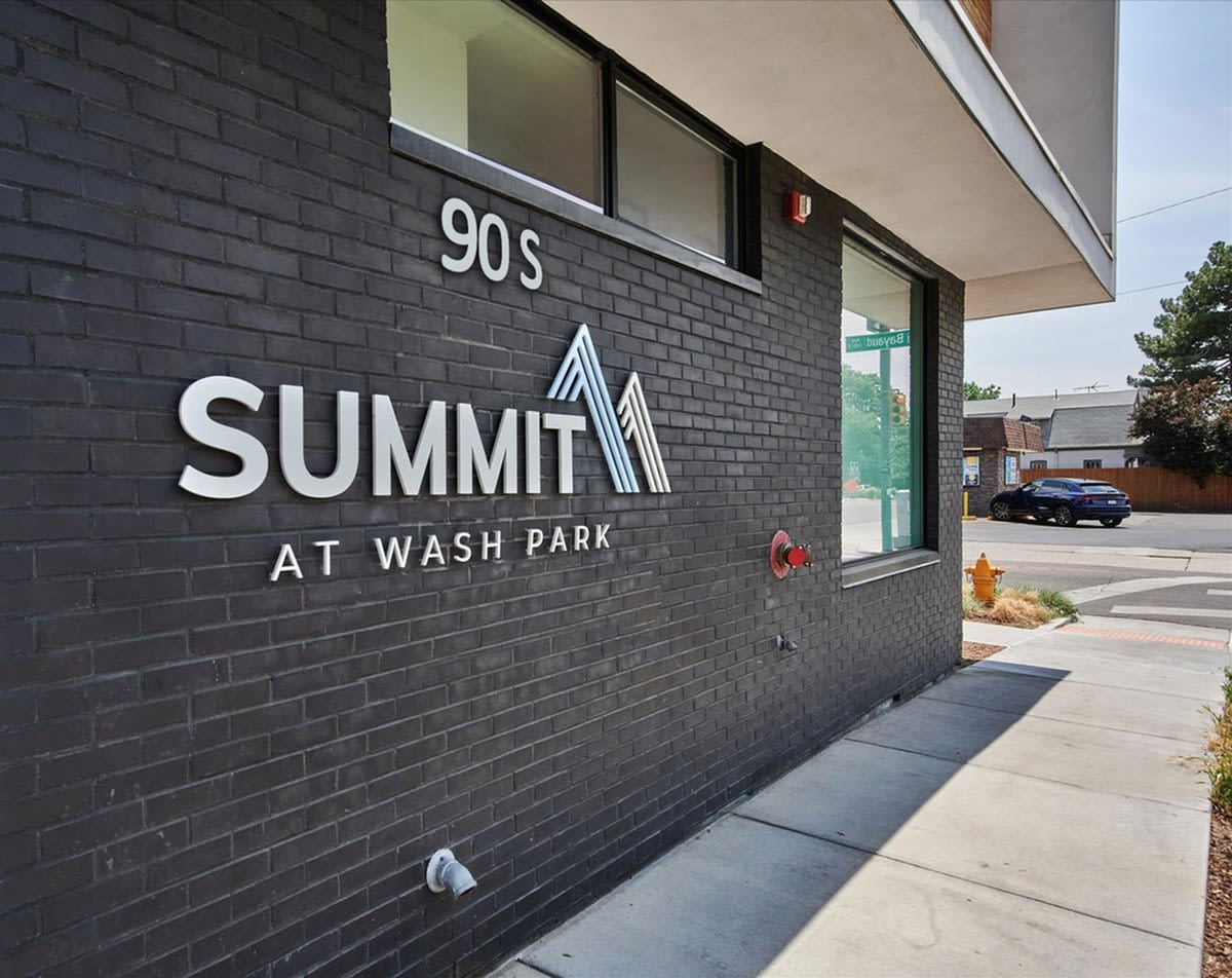 Summit at Wash Park Apartments Image 28