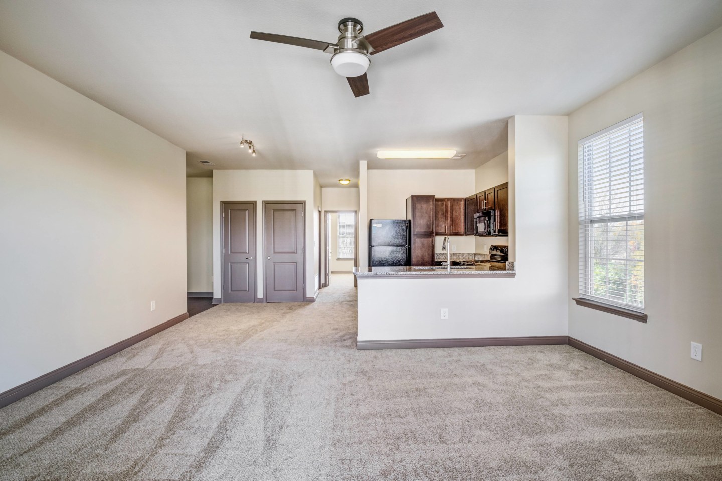 Double Creek Flats Apartments Image 1