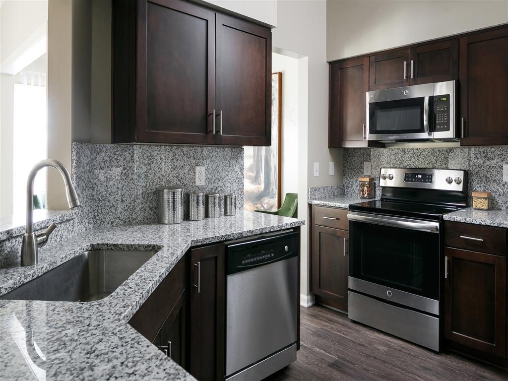 The Overlook at St. Thomas Apartments Image 14