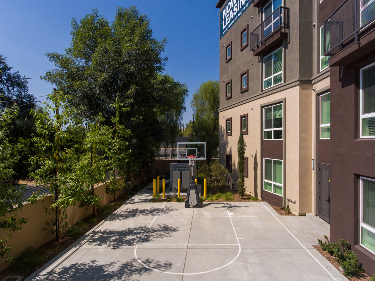 Clarendon Apartments Image 32