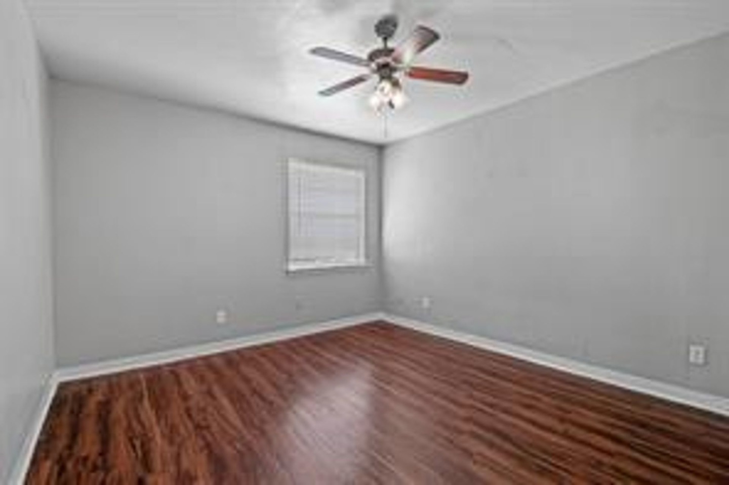 Ennis Place Image 12