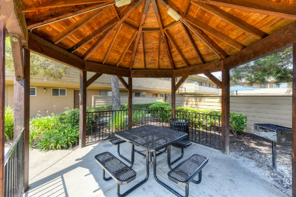 Olympus Park Apartment Homes Image 35