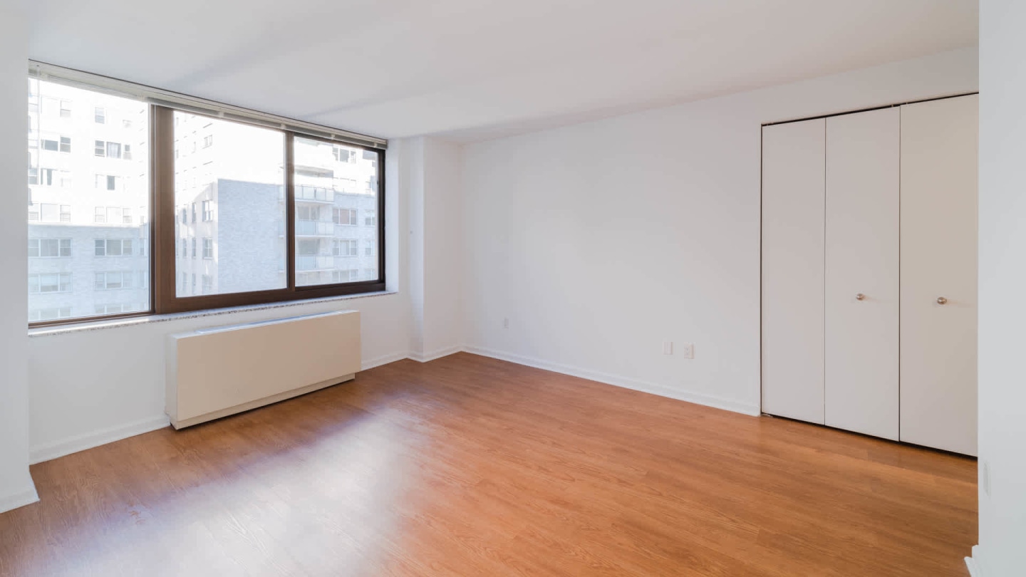300 East 39th Image 38