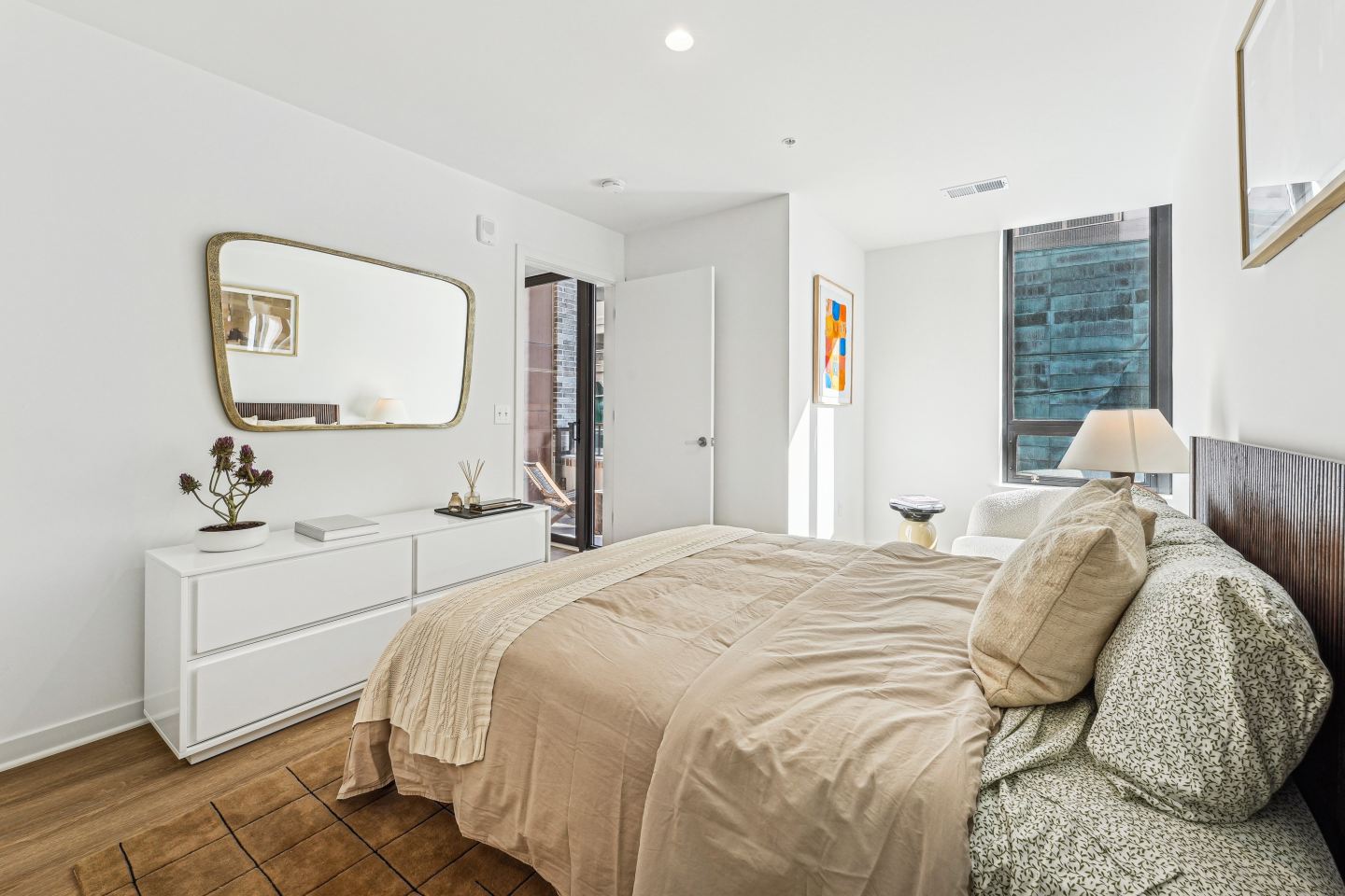 4909 Auburn Image 11