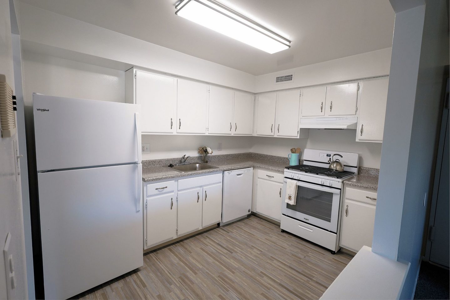 Delaire Landing Image 9