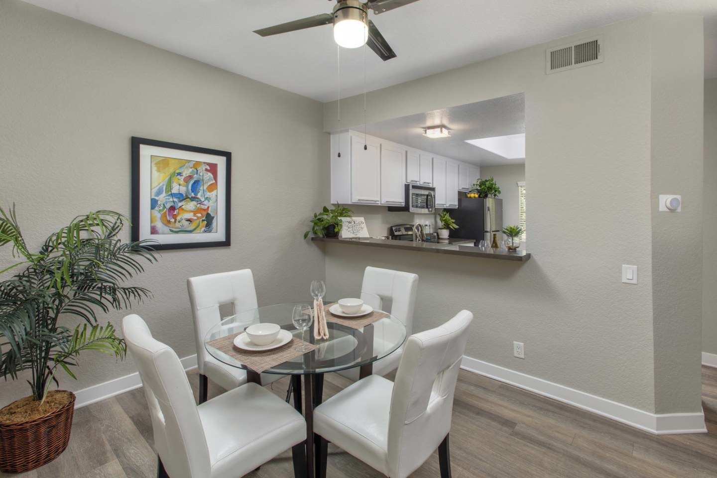 Harbor Pointe Apartments Image 16