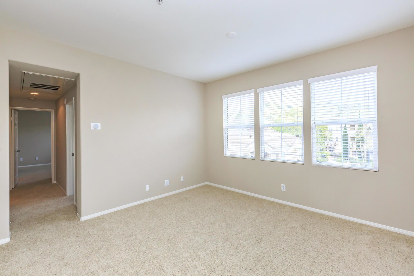 Laurel Terrace Apartment Homes Image 16
