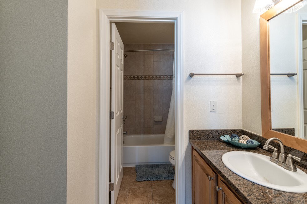 Clarington Apartments Image 22