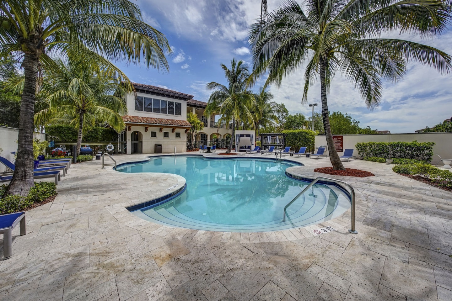 Solle Davie Luxury Apartments Image 5