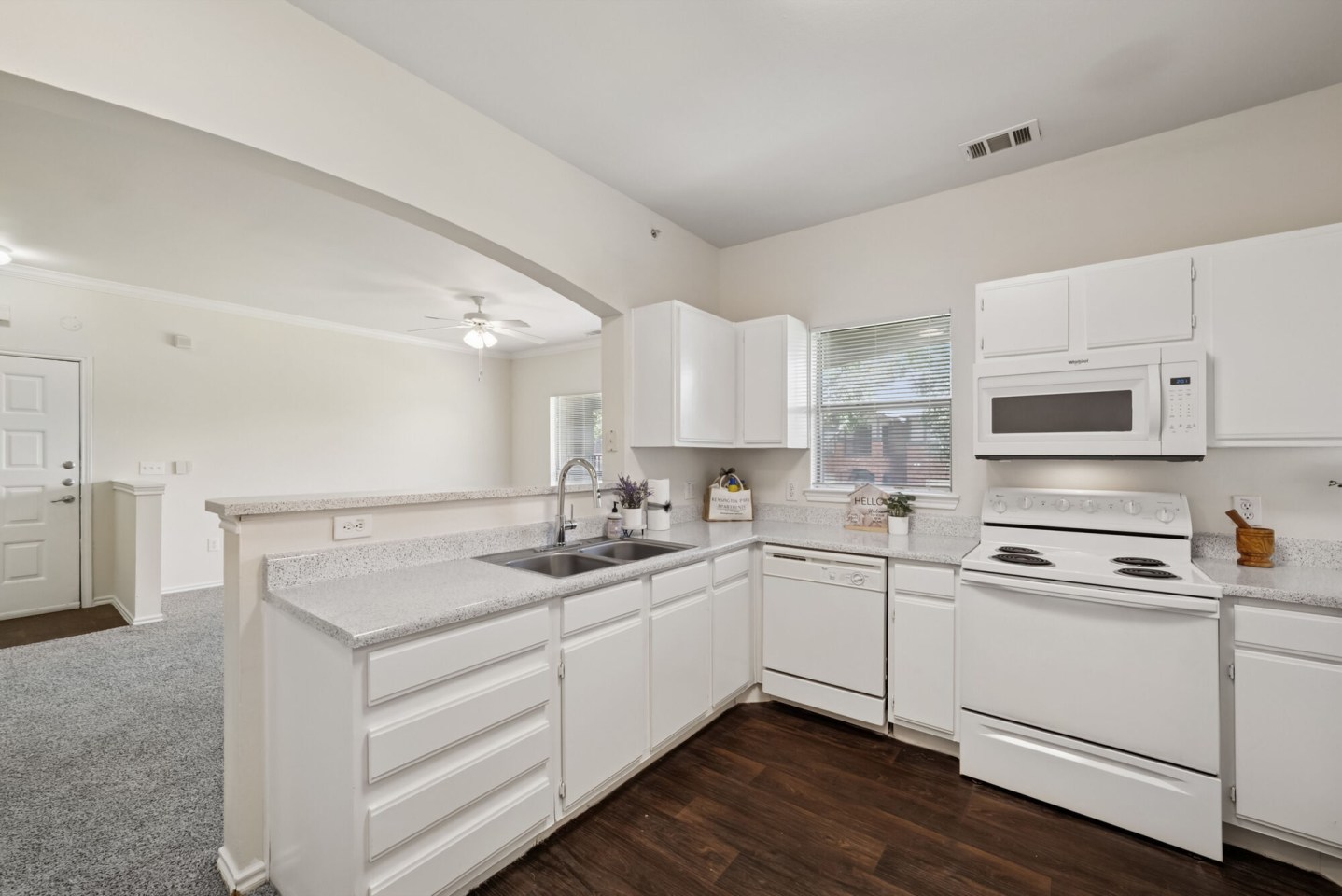 Kensington Park Apartment Homes Image 5
