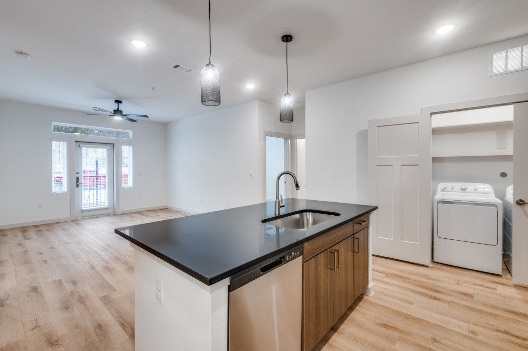 Burnett Lofts Image 24