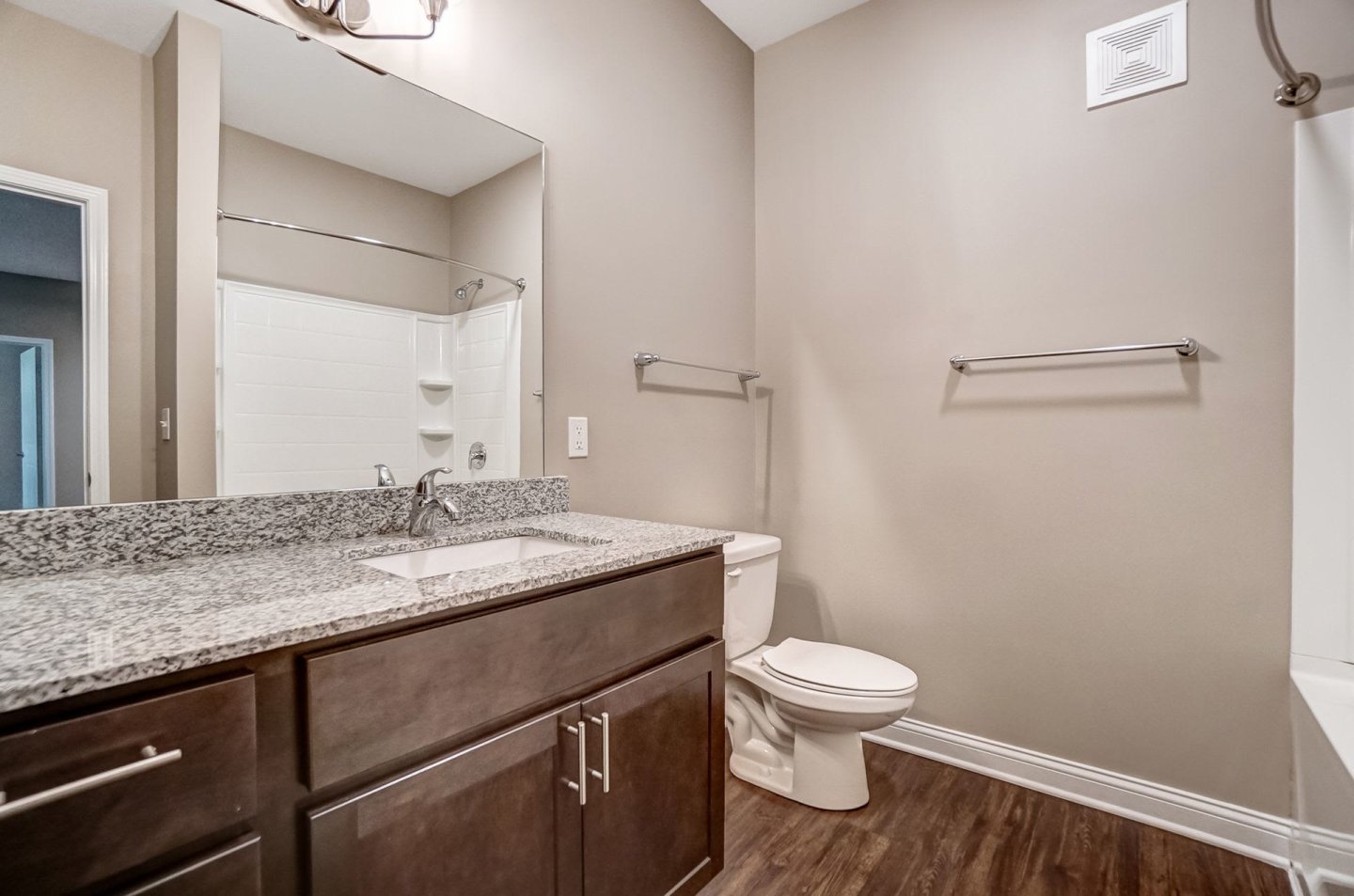 Premier Flats Image 18