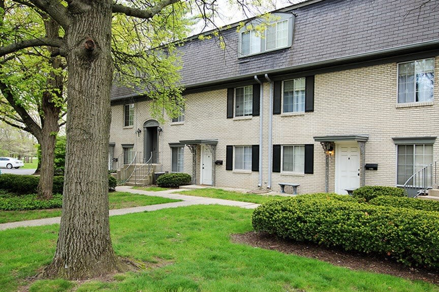 Chateau de Ville Apartments Image 7