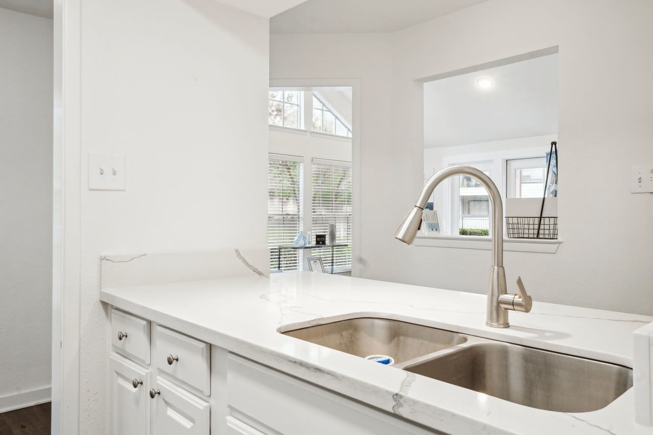 Brandon Oaks Apartments Image 35