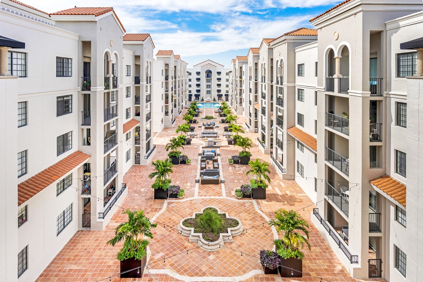 Gables Grand Plaza Apartments Image 6