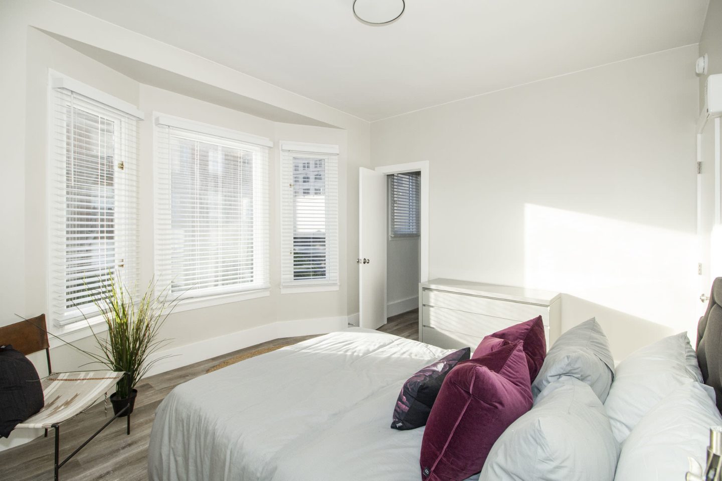 795 PINE Image 28