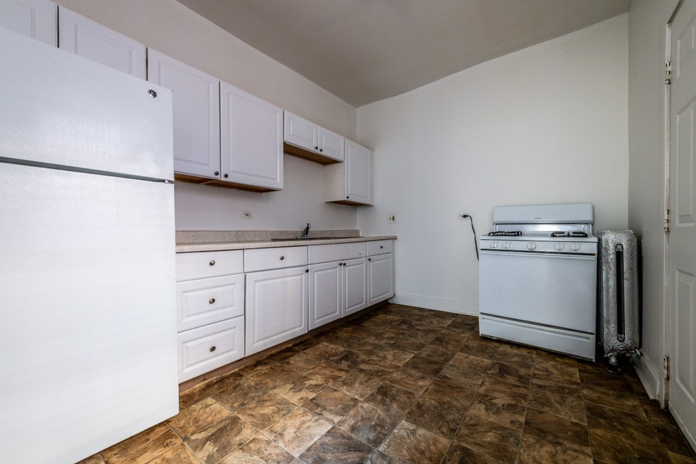 5854 S Michigan Ave Image 1