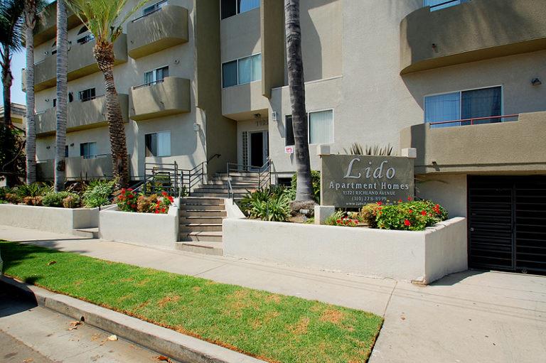 11221 Richland Ave Image 2