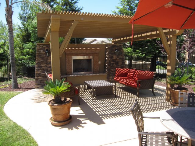 Pinnacle at Galleria Luxury Apartments Image 11