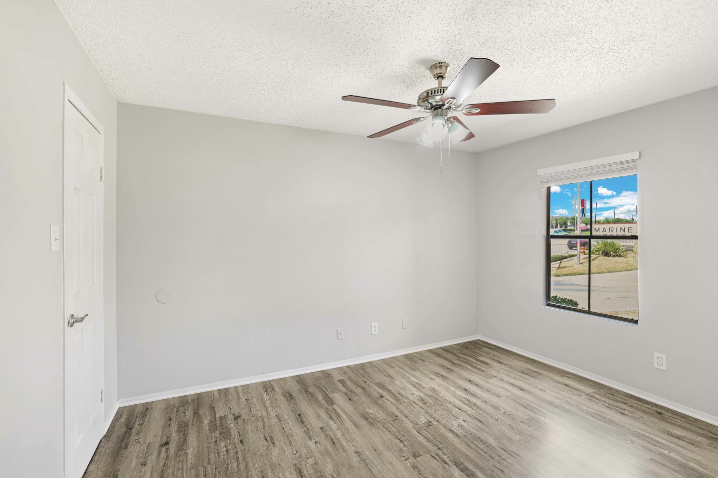 Marine Creek Apartments Image 21