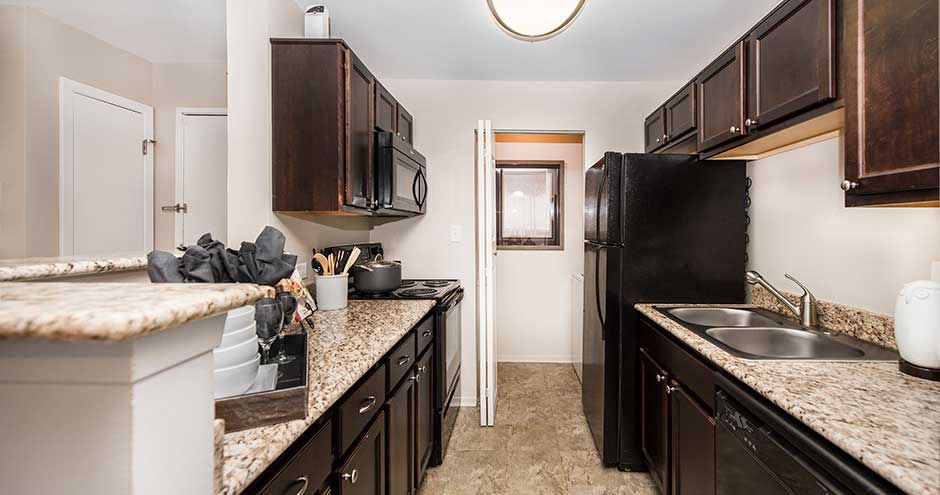 Martin's Point Apartment Homes Image 3