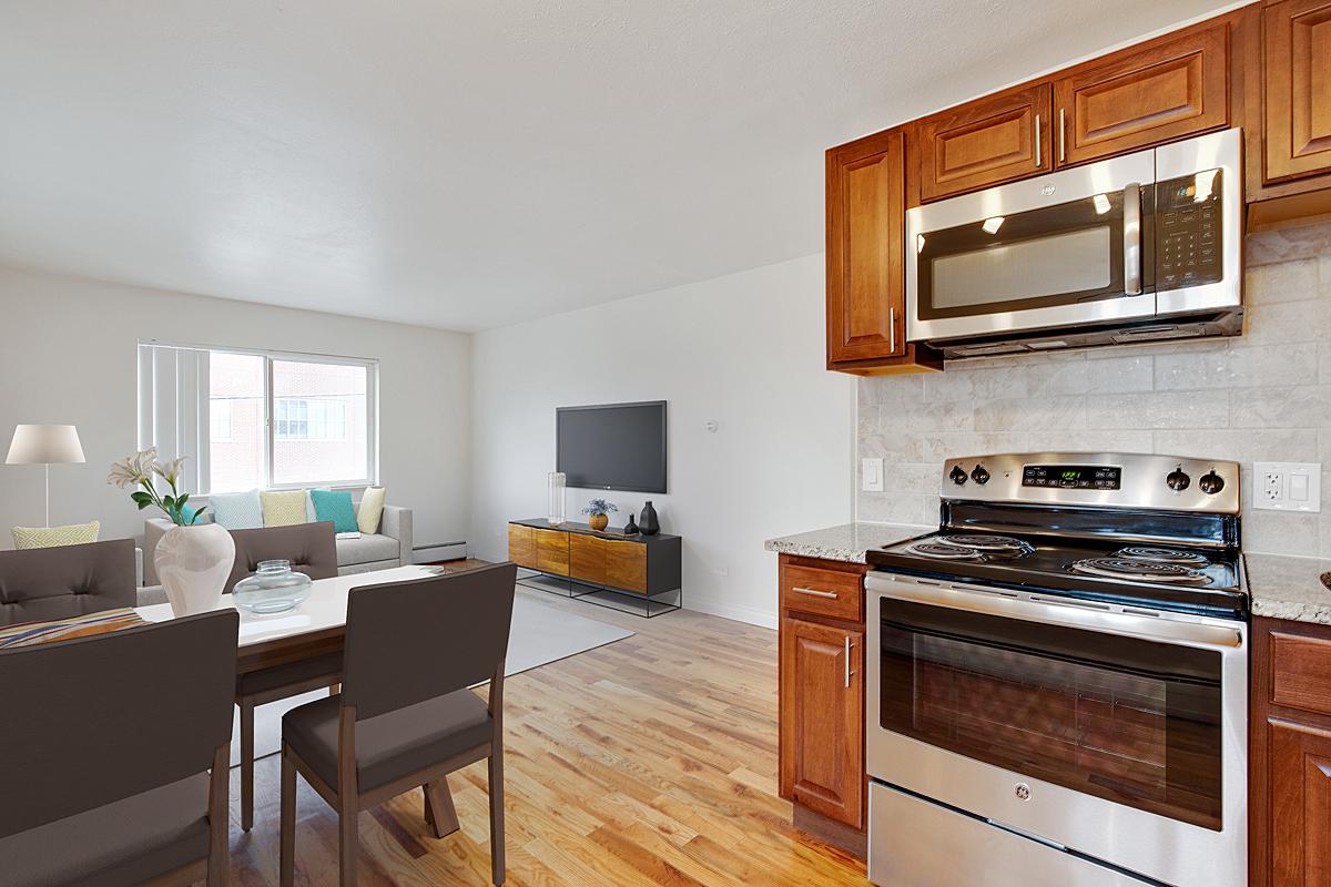 1536 Williams St Image 2