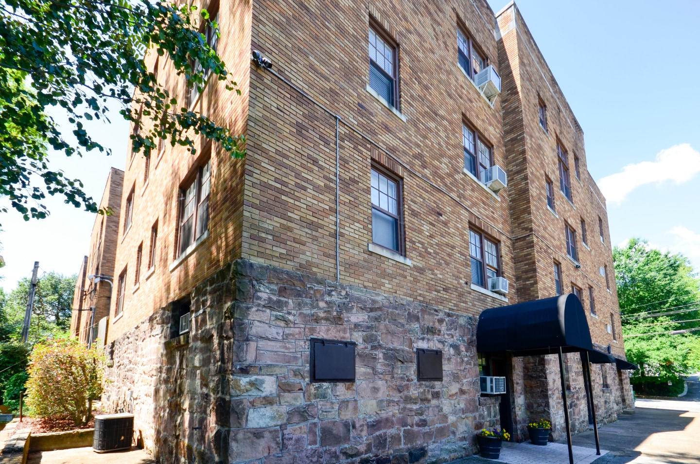 Lindsay 414 Image 15