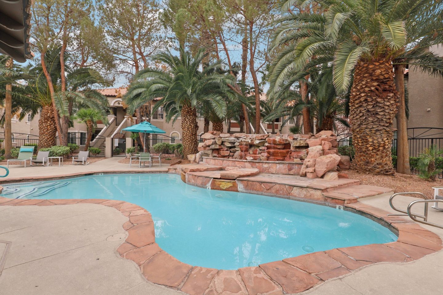 Senior Housing - Valley View by Welltower Living Image 2