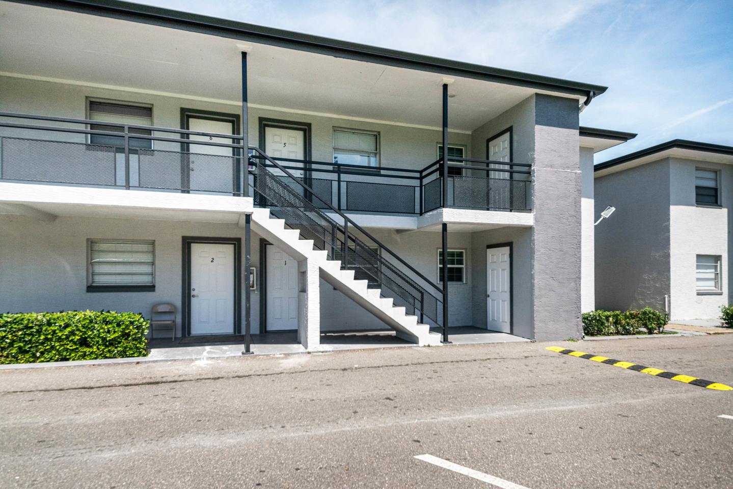 Palm Cove Apartments Image 13