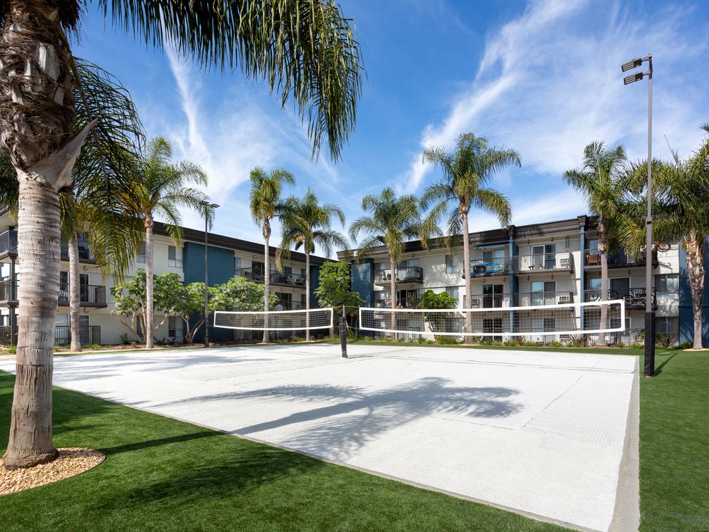 eaves Seal Beach Image 32