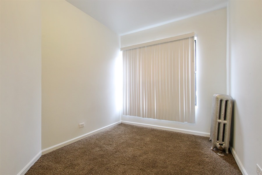6101 S Langley Ave Image 10