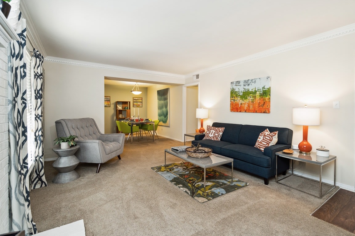 Lake Johnson Mews Image 31