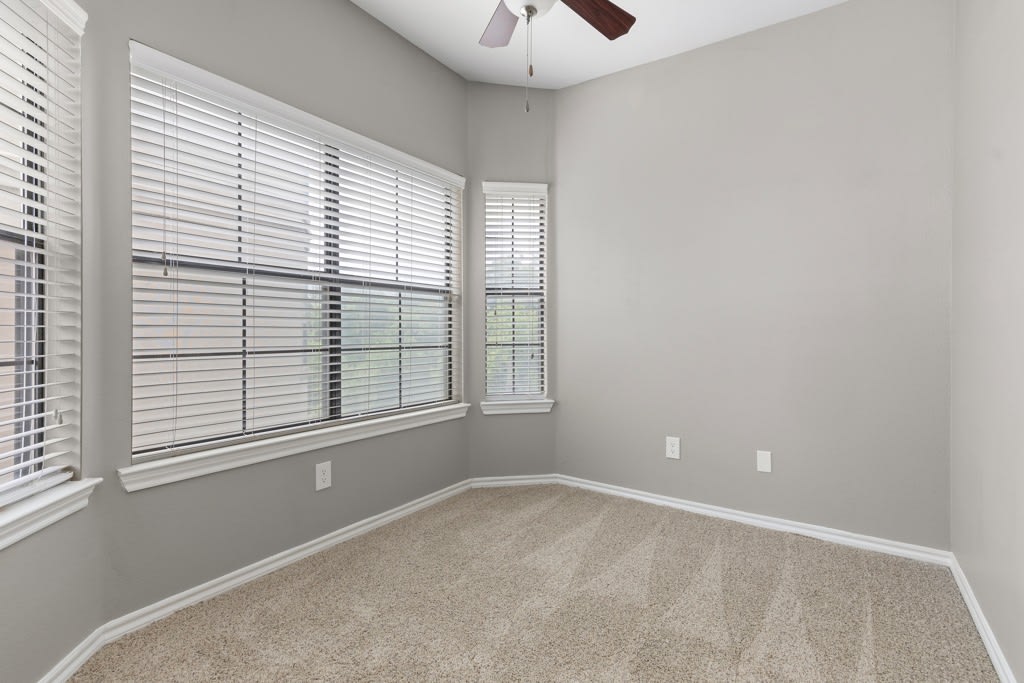 Waters Edge Apartment Homes Image 34