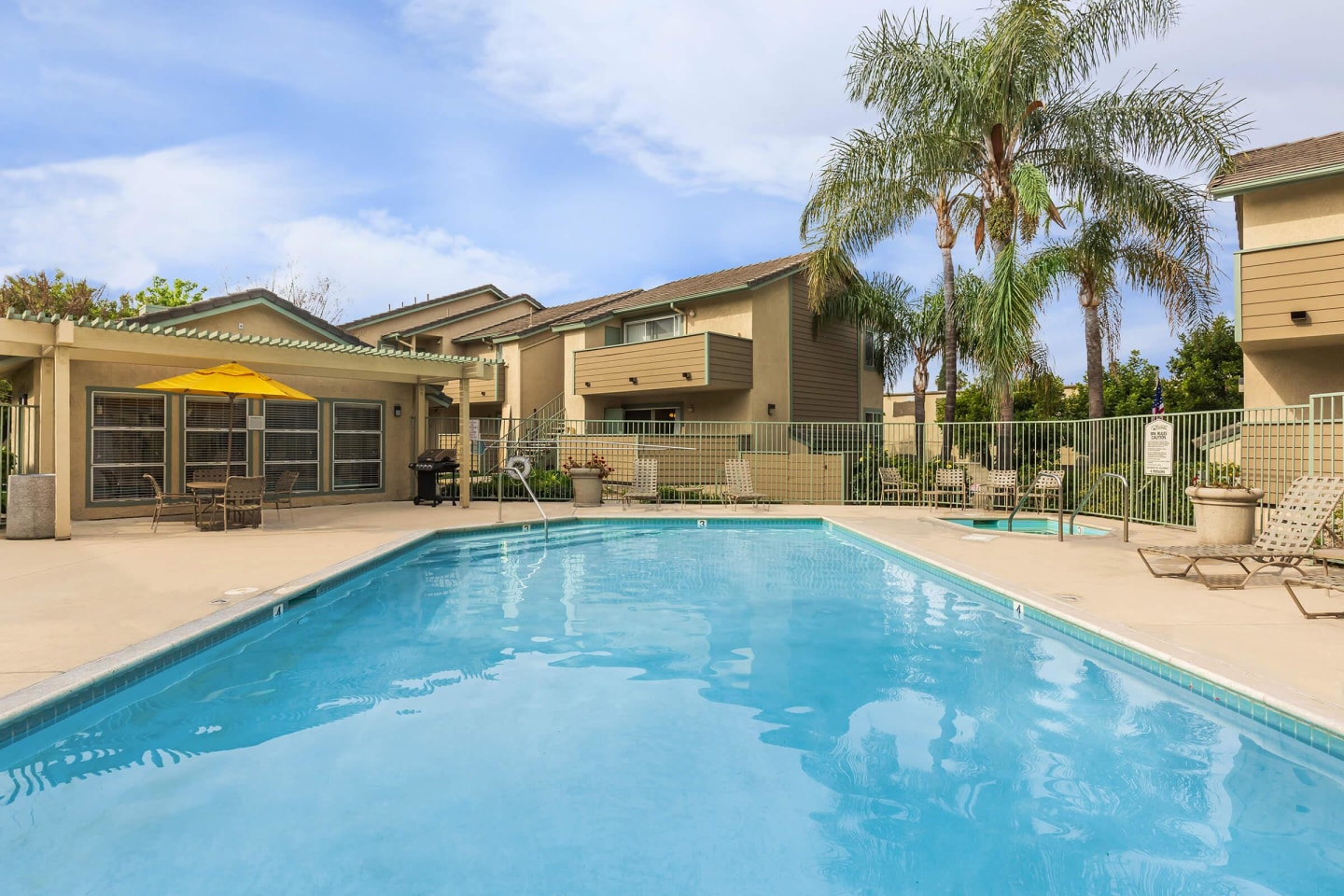 Windrose Apartments Image 1