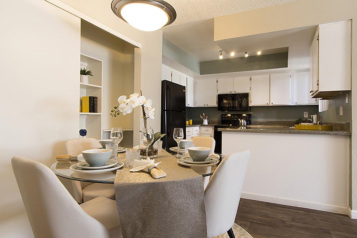 Coral Point Apartments Image 9
