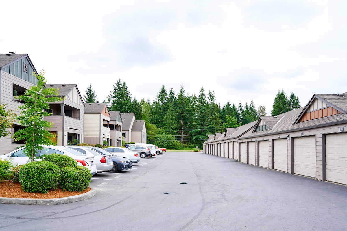 Devonwood and First Place Apartments Image 16
