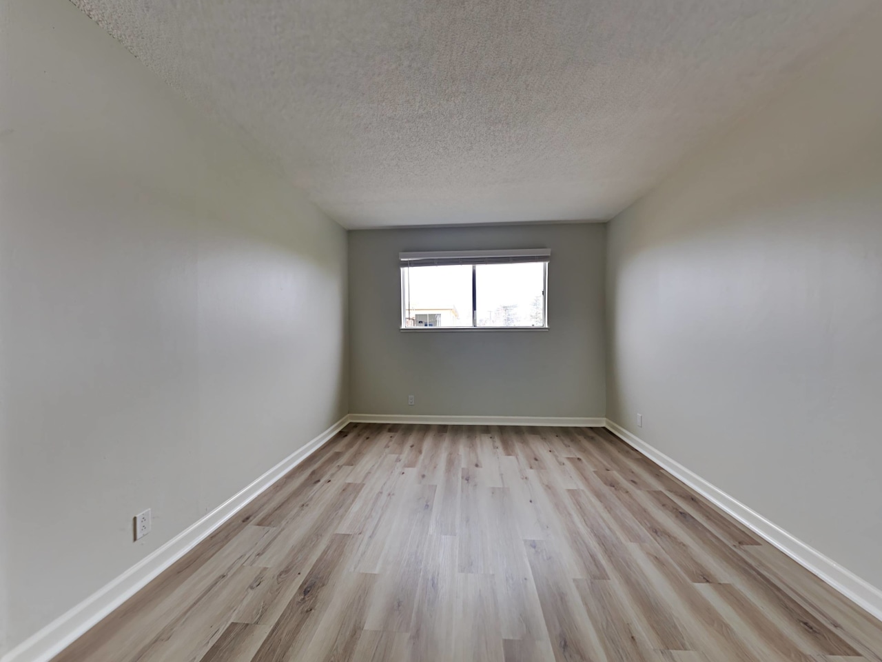 671 Vernon Image 5