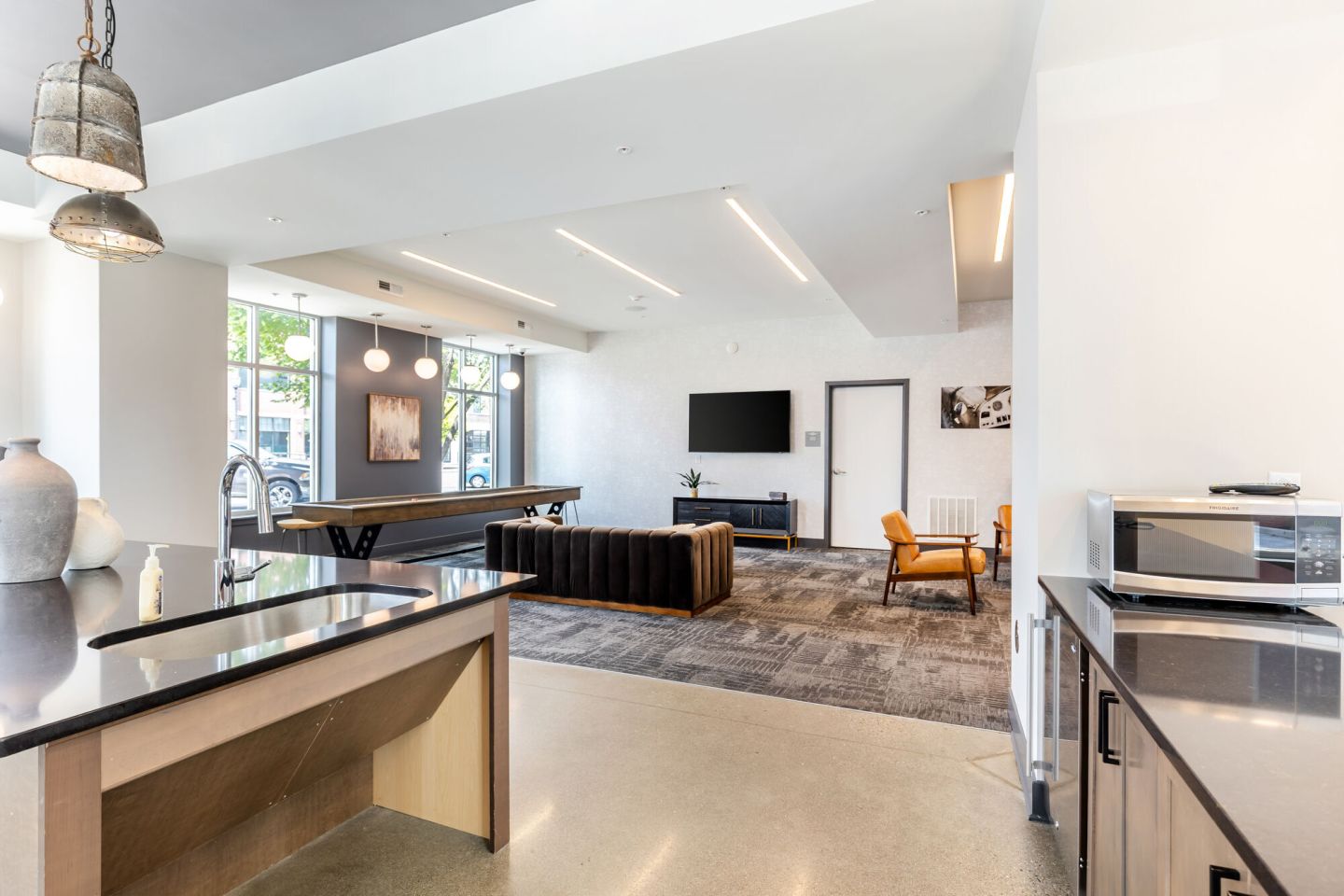 Wilshaw Apartments Image 27