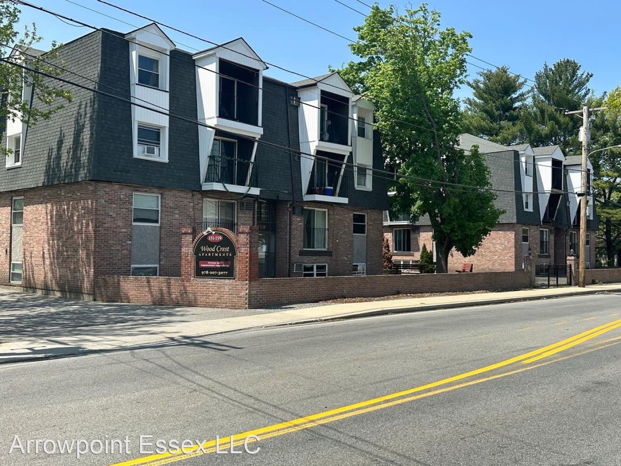 Wood Crest Image 9