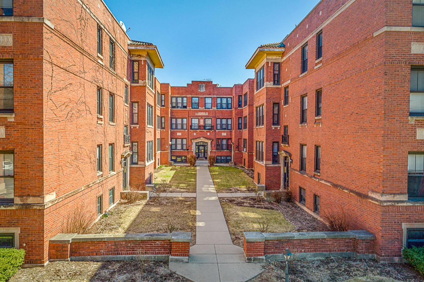 3925-33 N Keeler Image 1